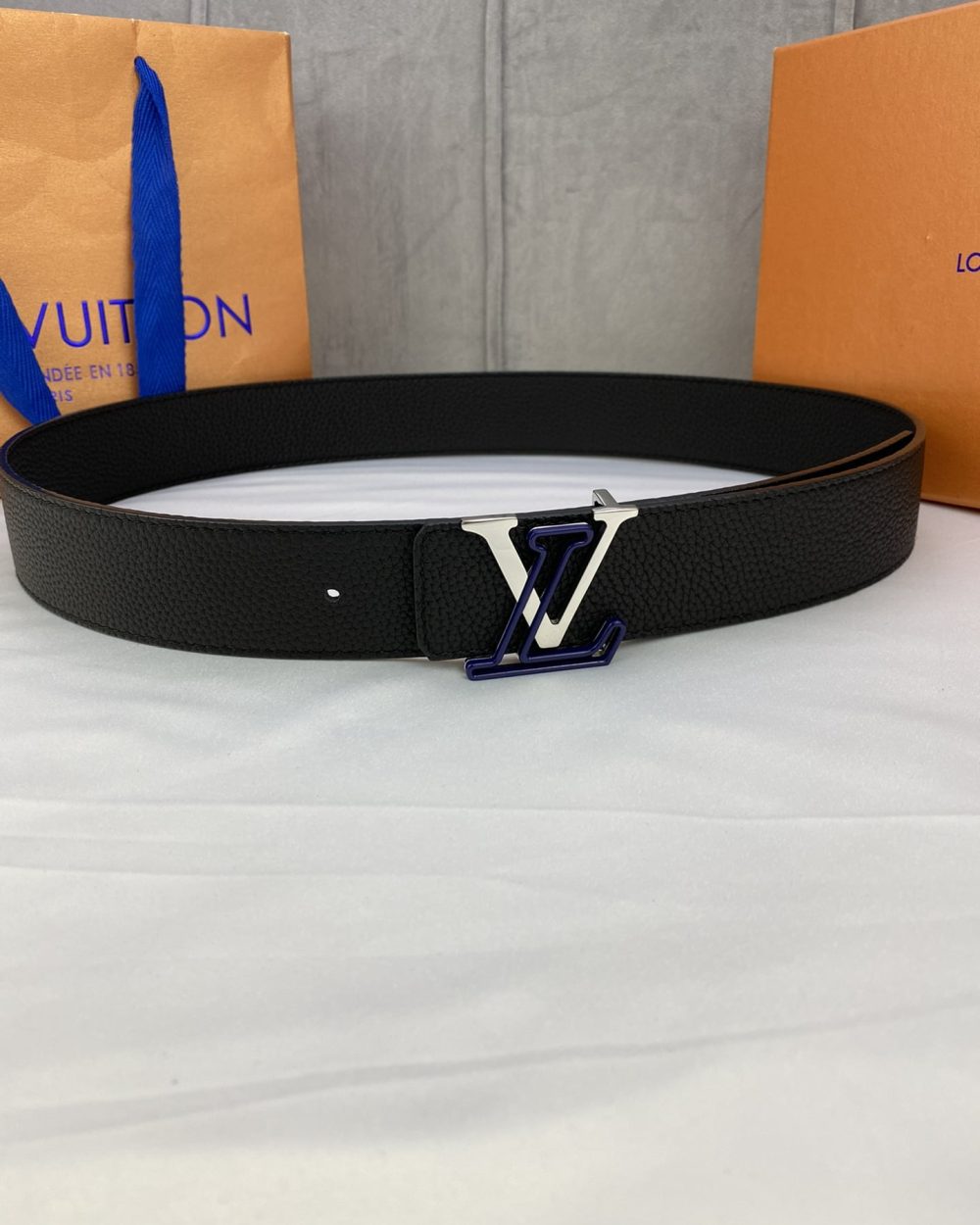 1:1 Replica Louis Vuitton Iconic Reversible LV Belt Black LV Women Belt