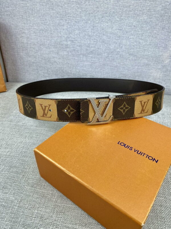 1:1 Replica Louis Vuitton Iconic Reversible LV Belt Brown LV Women Belt