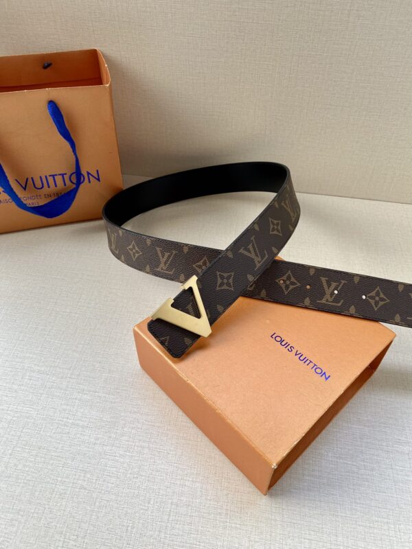1:1 Replica Louis Vuitton Iconic Reversible LV Belt Brown LV Women Belt