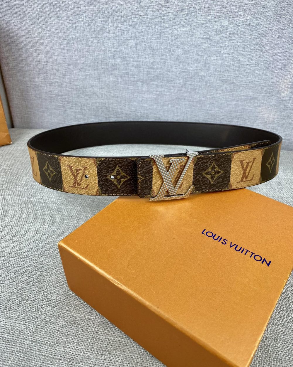 1:1 Replica Louis Vuitton Iconic Reversible LV Belt Brown LV Women Belt
