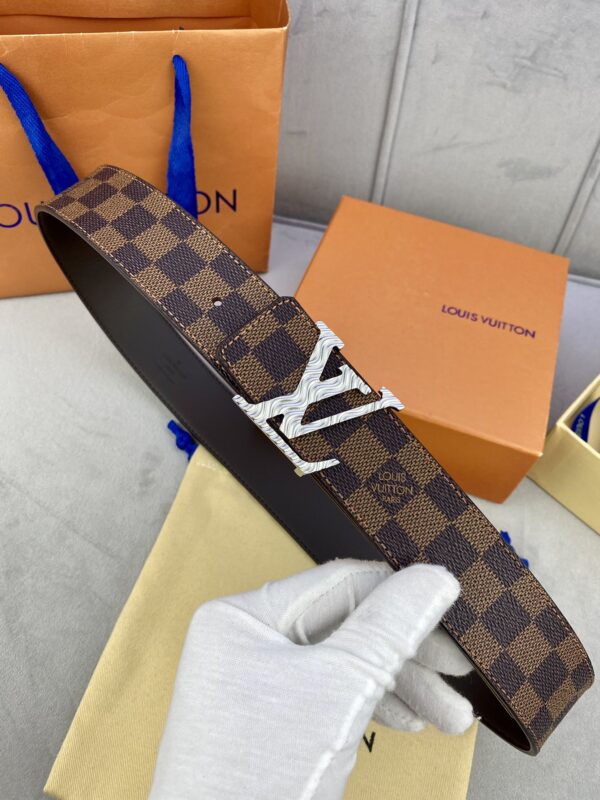 1:1 Replica Louis Vuitton Iconic Reversible LV Belt Brown LV Women Belt