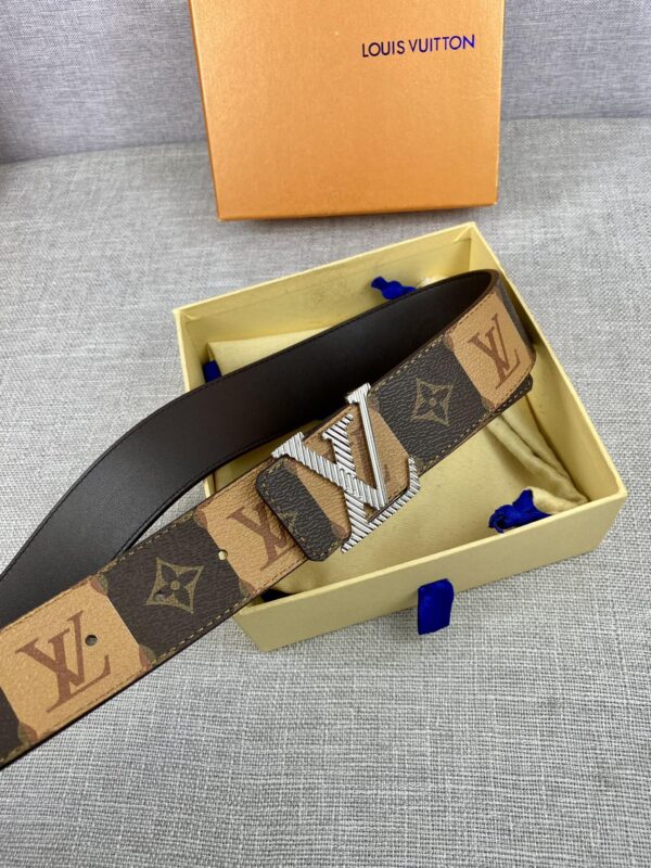 1:1 Replica Louis Vuitton Iconic Reversible LV Belt Brown LV Women Belt