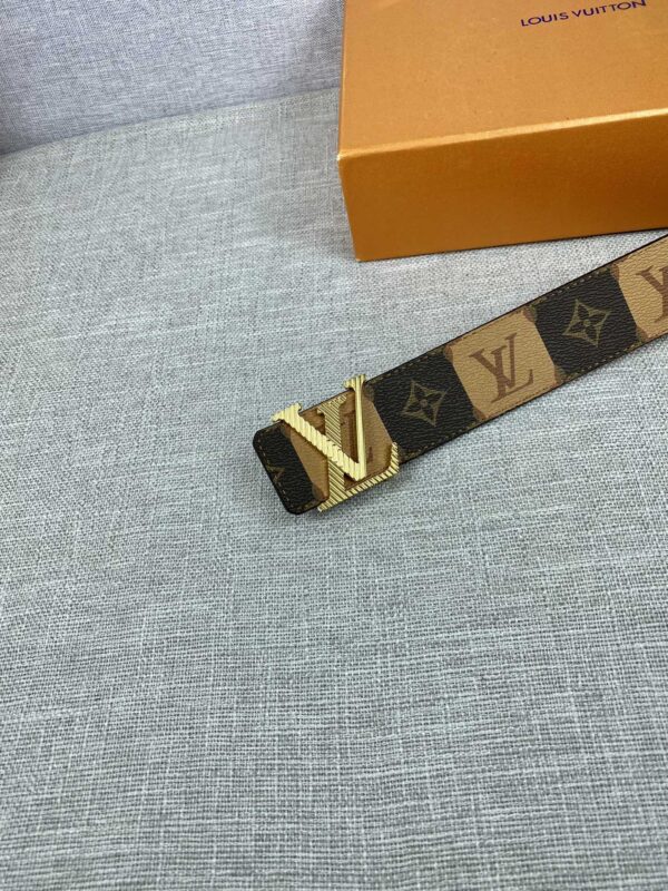 1:1 Replica Louis Vuitton Iconic Reversible LV Belt Brown LV Women Belt