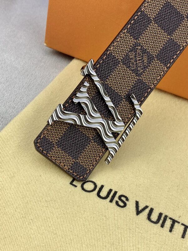1:1 Replica Louis Vuitton Iconic Reversible LV Belt Brown LV Women Belt