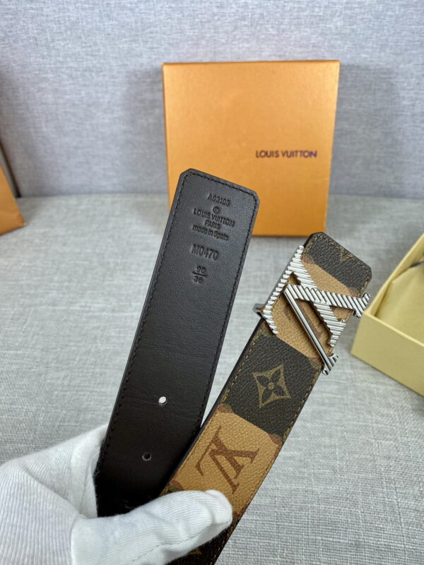 1:1 Replica Louis Vuitton Iconic Reversible LV Belt Brown LV Women Belt