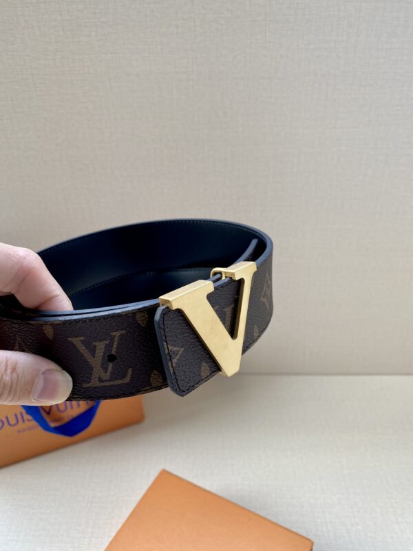 1:1 Replica Louis Vuitton Iconic Reversible LV Belt Brown LV Women Belt
