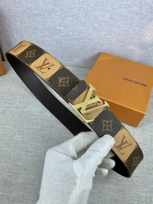 1:1 Replica Louis Vuitton Iconic Reversible LV Belt Brown LV Women Belt