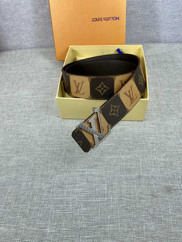 1:1 Replica Louis Vuitton Iconic Reversible LV Belt Brown LV Women Belt