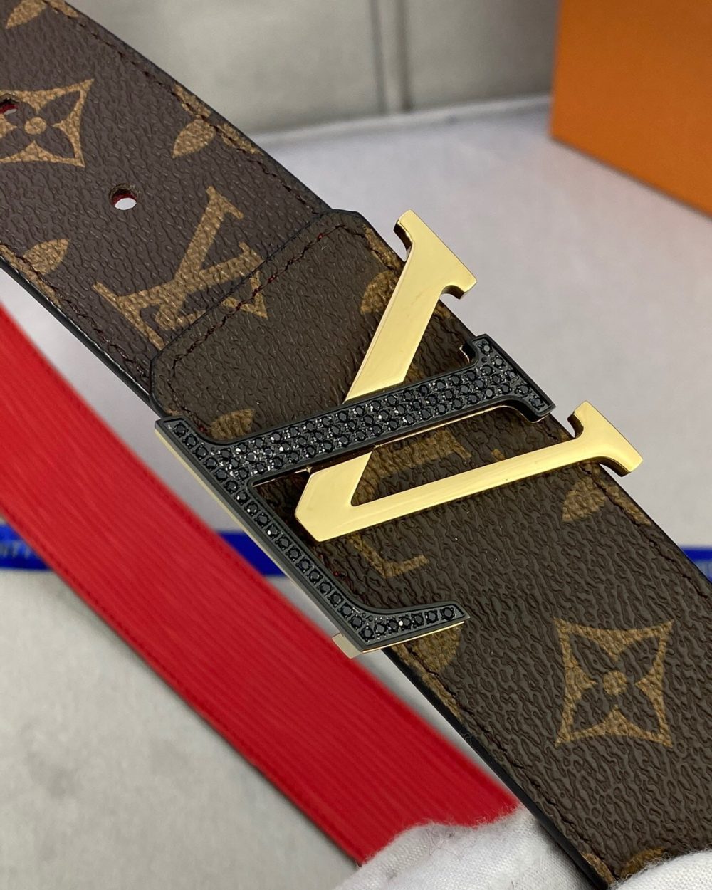 1:1 Replica Louis Vuitton Initiales Reversible LV Belt Monogram Canvas with Black/Gold Toned Hardware LV Women Belt