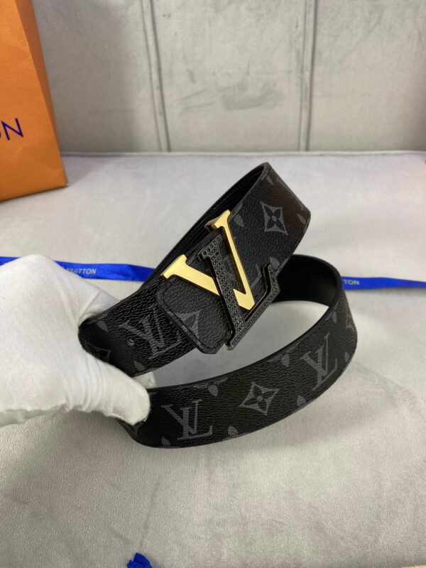 1:1 Replica Louis Vuitton Initiales Reversible LV Belt Monogram Eclipse with Black/Gold Toned Hardware LV Women Belt