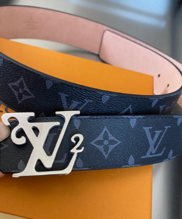 1:1 Replica Louis Vuitton Initiales Reversible LV Belt Monogram with Silver Toned Hardware LV Women Belt