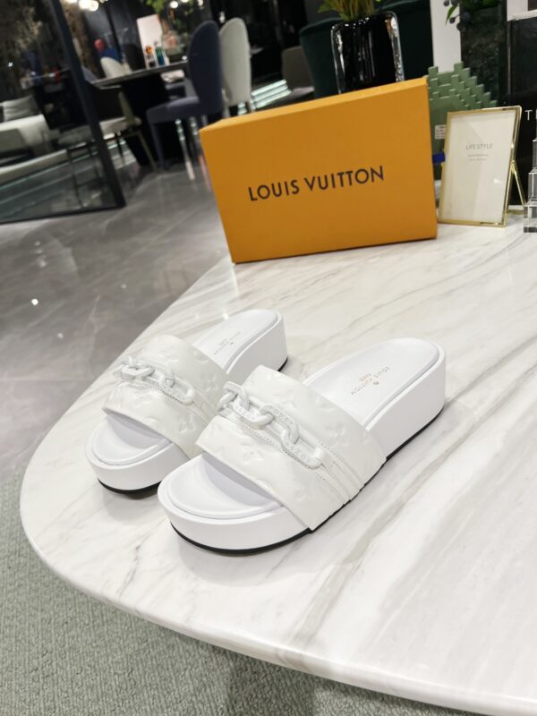 Louis Vuitton Jumbo Flatform Mule White For Women LV