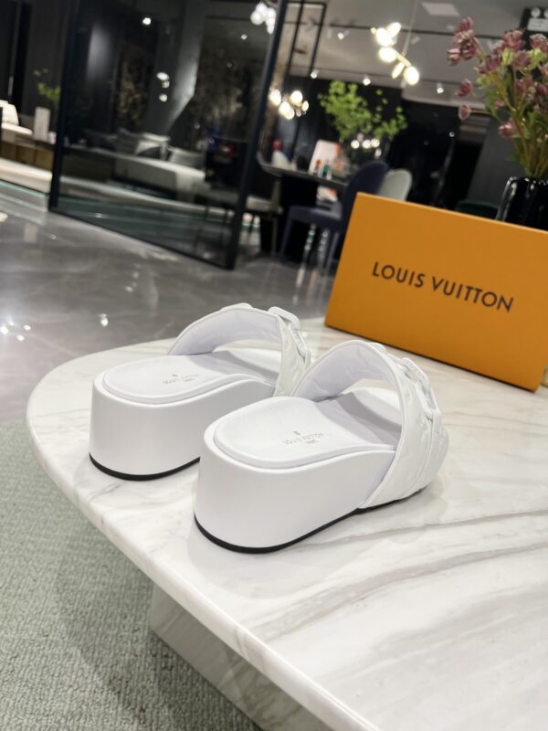 Louis Vuitton Jumbo Flatform Mule White For Women LV