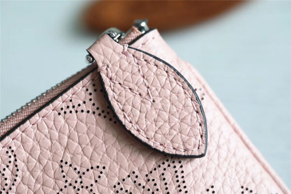 1:1 Replica Louis Vuitton Key Pouch Mahina Magnolia Pink For Women, Women's Wallets 5.1in/13cm LV M69508