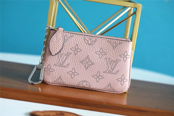 1:1 Replica Louis Vuitton Key Pouch Mahina Magnolia Pink For Women, Women's Wallets 5.1in/13cm LV M69508