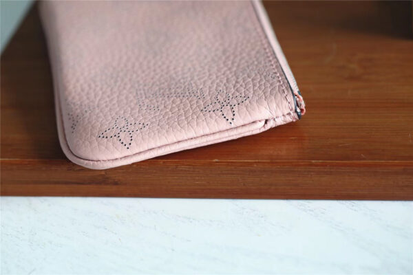 1:1 Replica Louis Vuitton Key Pouch Mahina Magnolia Pink For Women, Women's Wallets 5.1in/13cm LV M69508