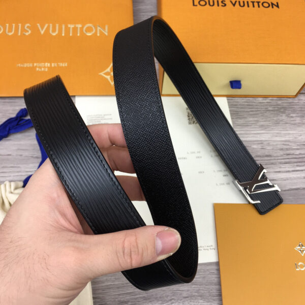 1:1 Replica Louis Vuitton LV Initiales Reversible Belt Epi, LV Women Belt M0324S