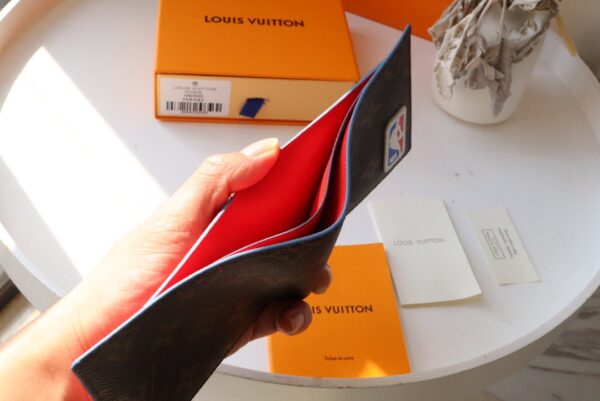 1:1 Replica Louis Vuitton LV X NBA Multiple Wallet Monogram Canvas For Men, Men's Wallet 12cm LV M80105