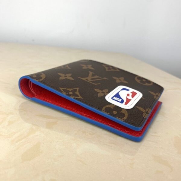 1:1 Replica Louis Vuitton LV x NBA Multiple Wallet Monogram Canvas For Men, Men's Wallet 4.5in/11.5cm LV M80105