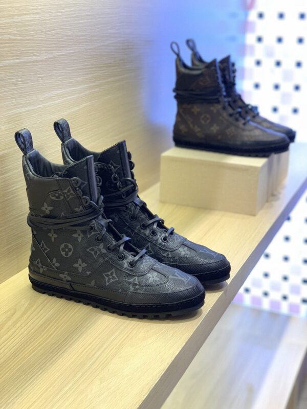 Louis Vuitton Metropolis Flat Ranger Monogram Denim Black For Women LV