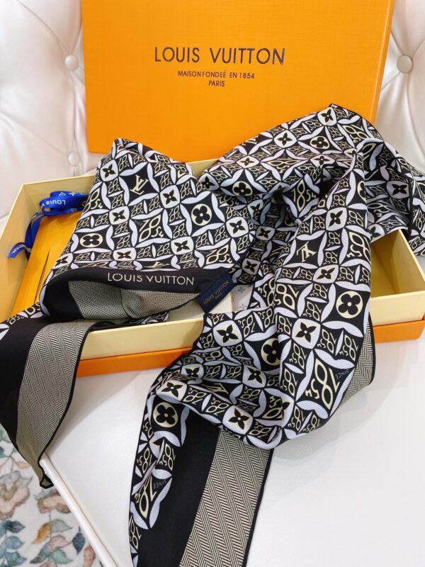 Louis Vuitton Monogram Pattern Black Scarf 175cm/69in 