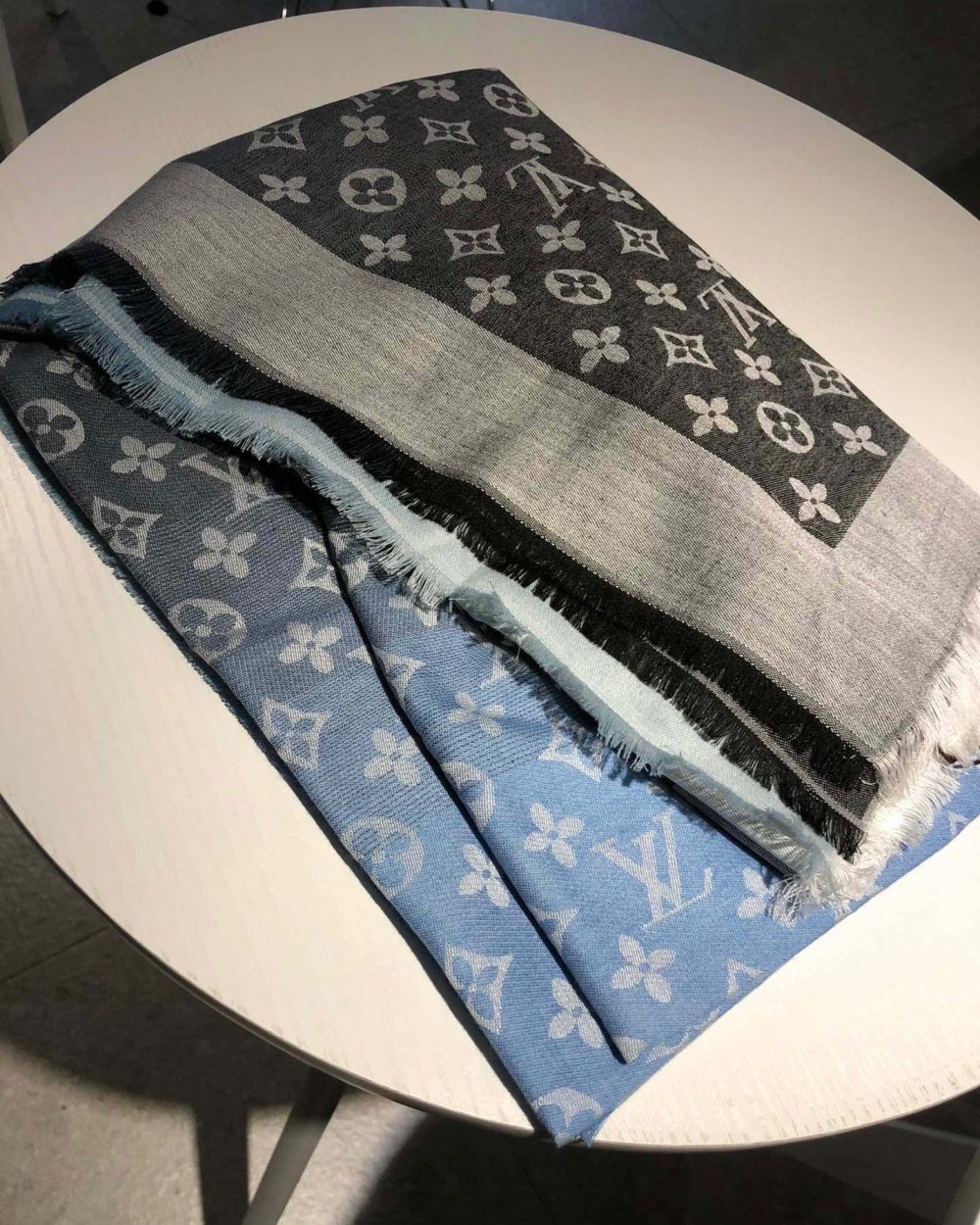 Louis Vuitton Monogram Showtime Shawl Scarf Black/Blue 55in/140cm
