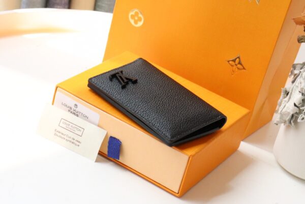 1:1 Replica Louis Vuitton Pocket Organizer The New LV Aerogram Version For Men, Men's Wallet 8cm LV M69979