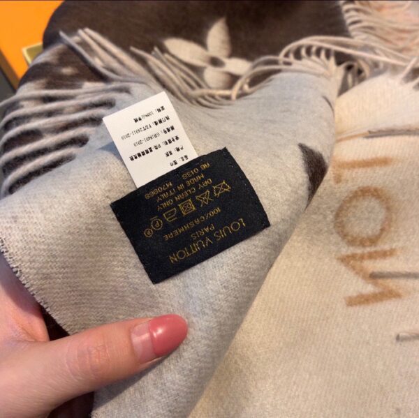 Louis Vuitton Reykjavik Gradient Cashmere Beige Scarf 220cm/87in M73675