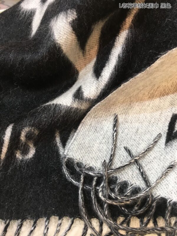 Louis Vuitton Reykjavik Scarf Black 75in/190cm M71040