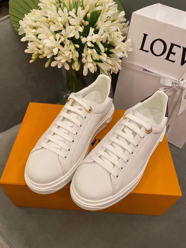Louis Vuitton Time Out Sneakers Calfskin Leather Spring/Summer Collection, White