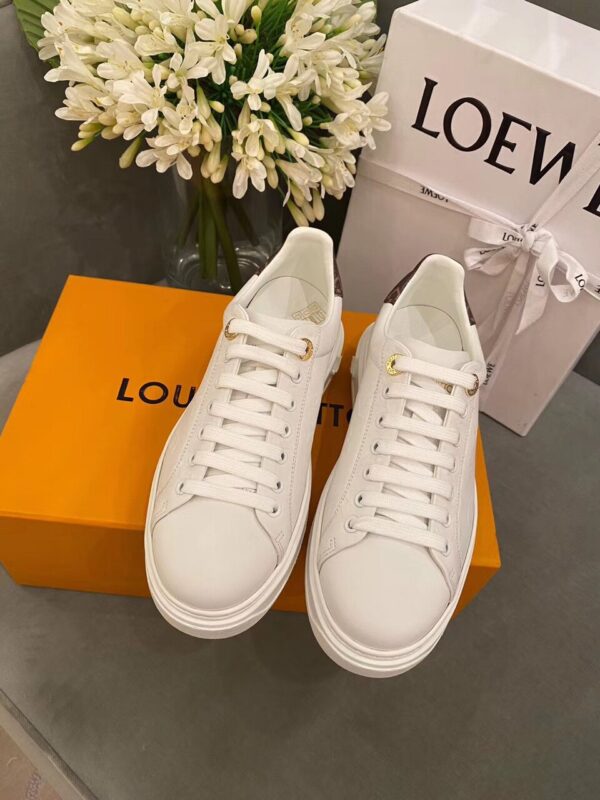 Louis Vuitton Time Out Sneakers Calfskin Leather Spring/Summer Collection, White