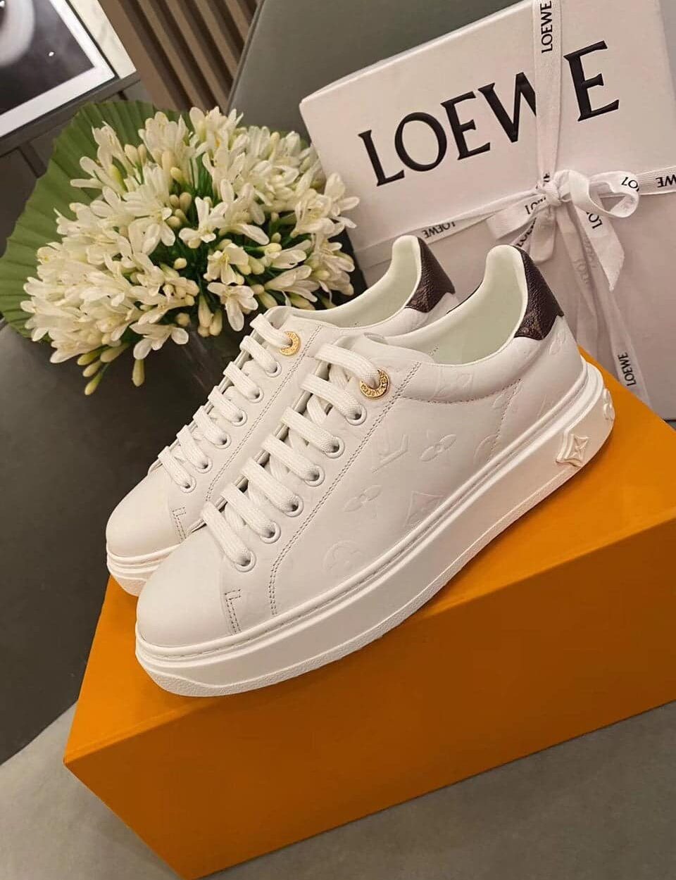 Louis Vuitton Time Out Sneakers Calfskin Leather Spring/Summer Collection, White