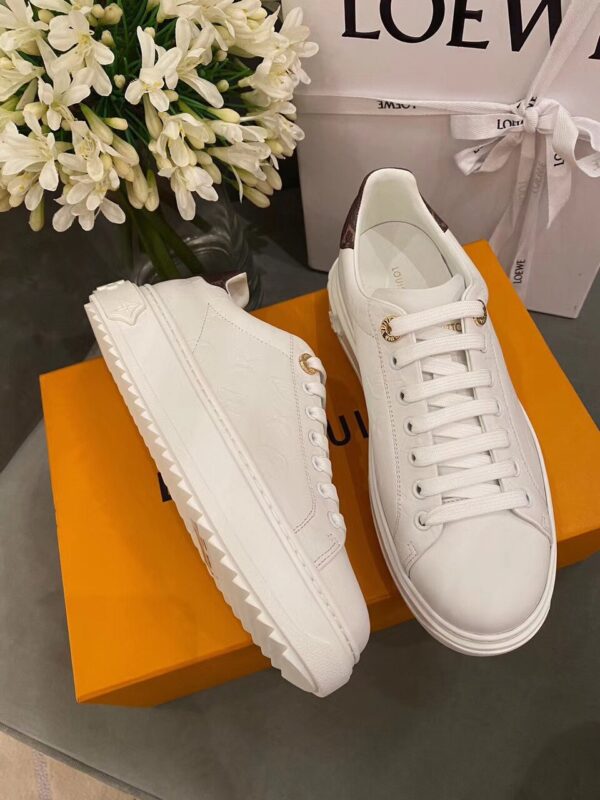 Louis Vuitton Time Out Sneakers Calfskin Leather Spring/Summer Collection, White