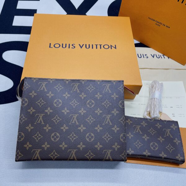 1:1 Replica Louis Vuitton Toiletry Pouch on Chain Monogram Canvas For Women, Women's Wallets 9.8in/25cm LV M81412