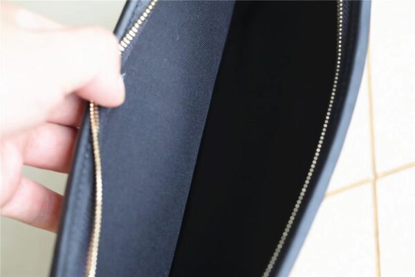 1:1 Replica Louis Vuitton Toiletry Pouch on Chain Raffia Natural /Black For Women, Women's Wallets 9.8in/25cm LV M81366