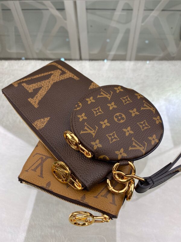 1:1 Replica Louis Vuitton Trio Pouch Monogram Giant/ Monogram Reverse/ Monogram Canvas Pink For Women, Women's Wallets 7.7in/19.5cm LV M68756