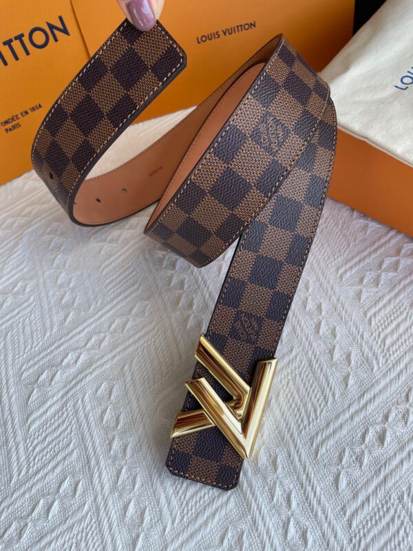 1:1 Replica Louis Vuitton Twist Iconic Initiales LV Belt Damier Infini Canvas Brown Gold Finishing LV Women Belt