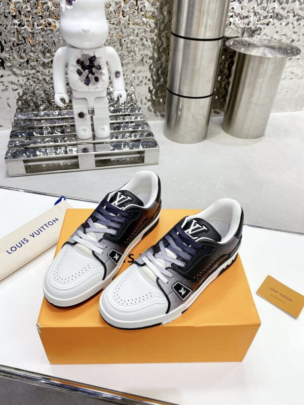 Louis Vuitton Women's LV Trainers Black For Women LV