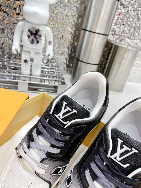 Louis Vuitton Women's LV Trainers Black For Women LV