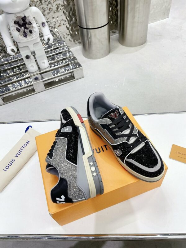 Louis Vuitton Women's LV Trainers Black For Women LV