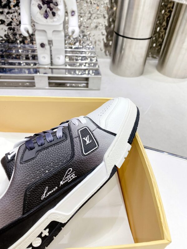 Louis Vuitton Women's LV Trainers Black For Women LV