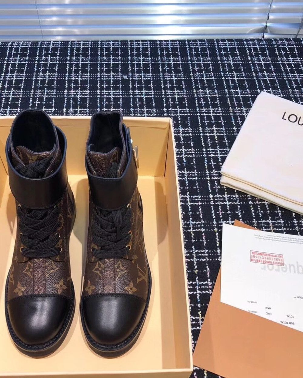 Louis Vuitton Wonderland Flat Ranger Monogram Canvas/Calfskin Leather Fall/Winter Collection Black/Brown