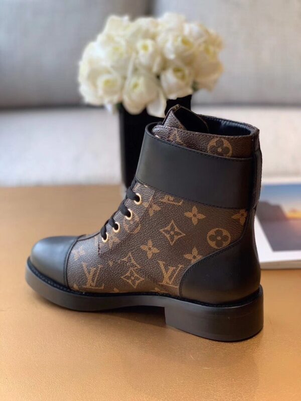 Louis Vuitton Wonderland Flat Ranger Patent Monogram Material Black/Brown For Women LV 1A2Q3N