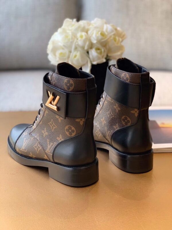 Louis Vuitton Wonderland Flat Ranger Patent Monogram Material Black/Brown For Women LV 1A2Q3N