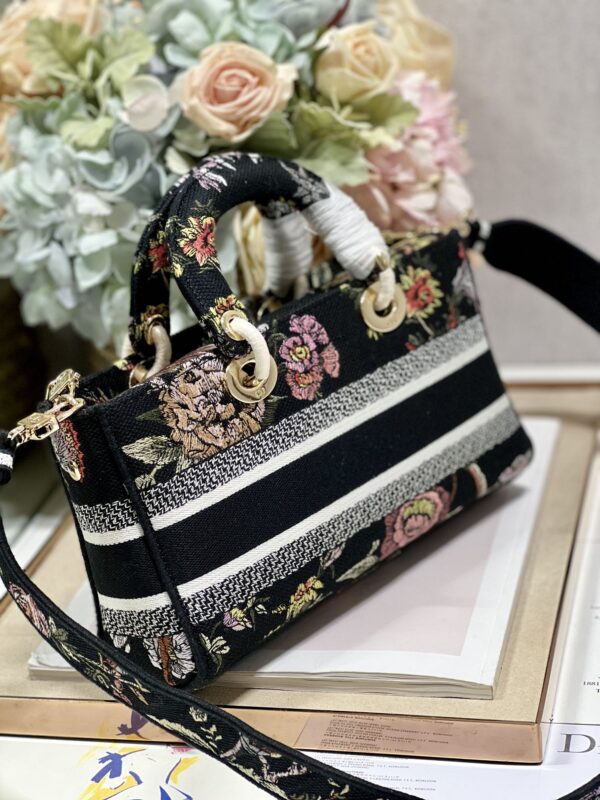 1:1 Replica Medium Lady D-Joy Bag White/Black For Women 10in/26cm