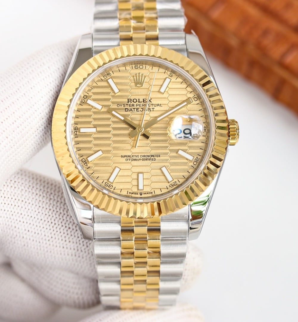 Rolex Datejust 41mm Oyster Perpetual Silver Toned For Men 126333