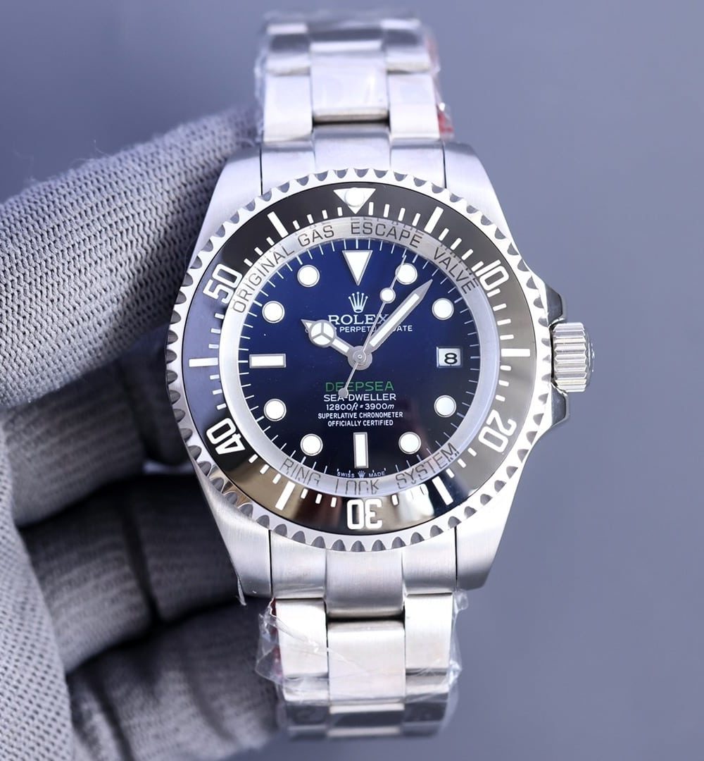 Rolex Sea Dweeler 44mm Silver Toned For Men 136660