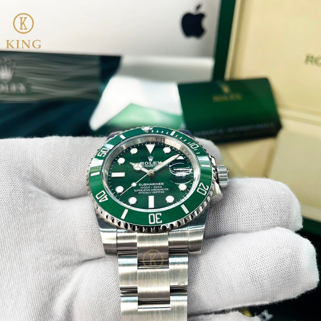 rolex submariner date 41mm silver toned for men green dial 116610lv hulk ktnxm e1706743449854