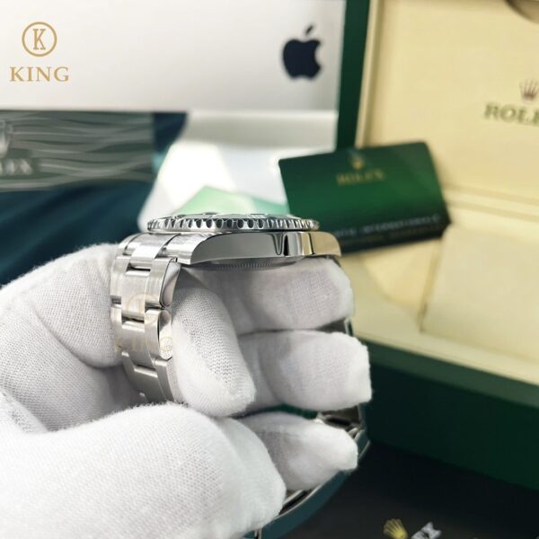 Rolex Submariner Date 41mm Silver Toned For Men Green Dial 116610LV (Hulk)