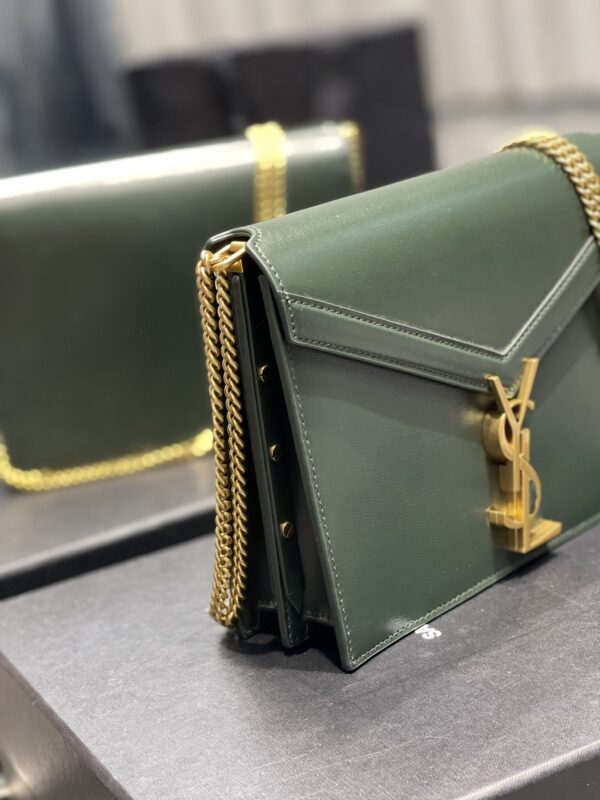 [REP 1:1] Saint Laurent Cassandra Medium Chain Bag In Grain De Poudre Embossed 22cm